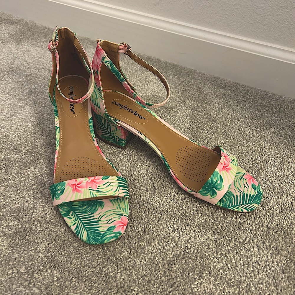 Tropical Sandals 🌴